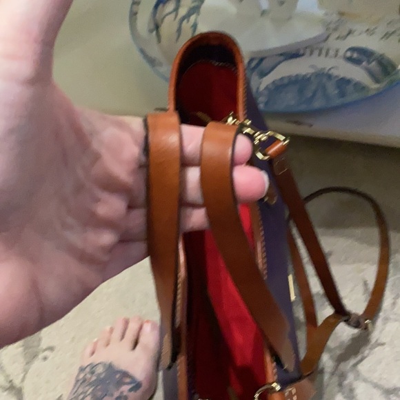 Dooney and Bourke pebbled leather - Picture 6 of 6